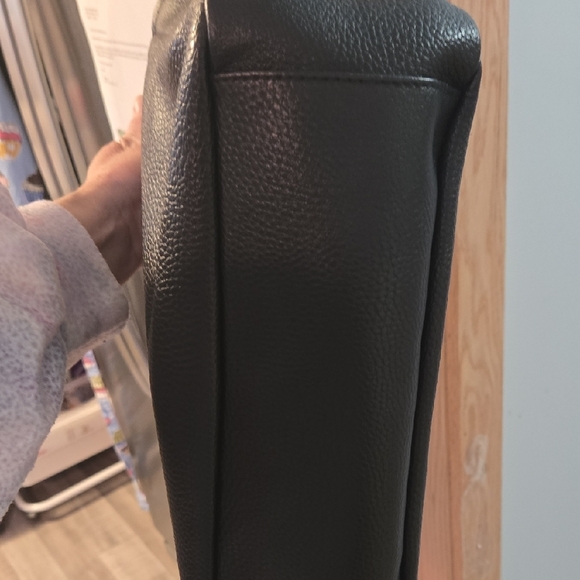 Beautiful Anne Klein Black Shoulder Bag with Gold Accents - Picture 5 of 5